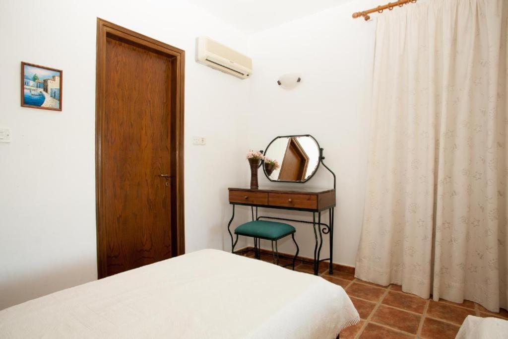 Banana Sunset Villas Paphos Bagian luar foto