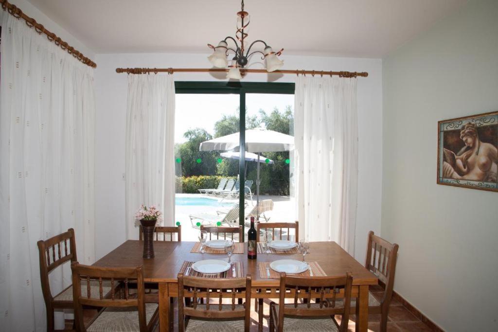 Banana Sunset Villas Paphos Bagian luar foto