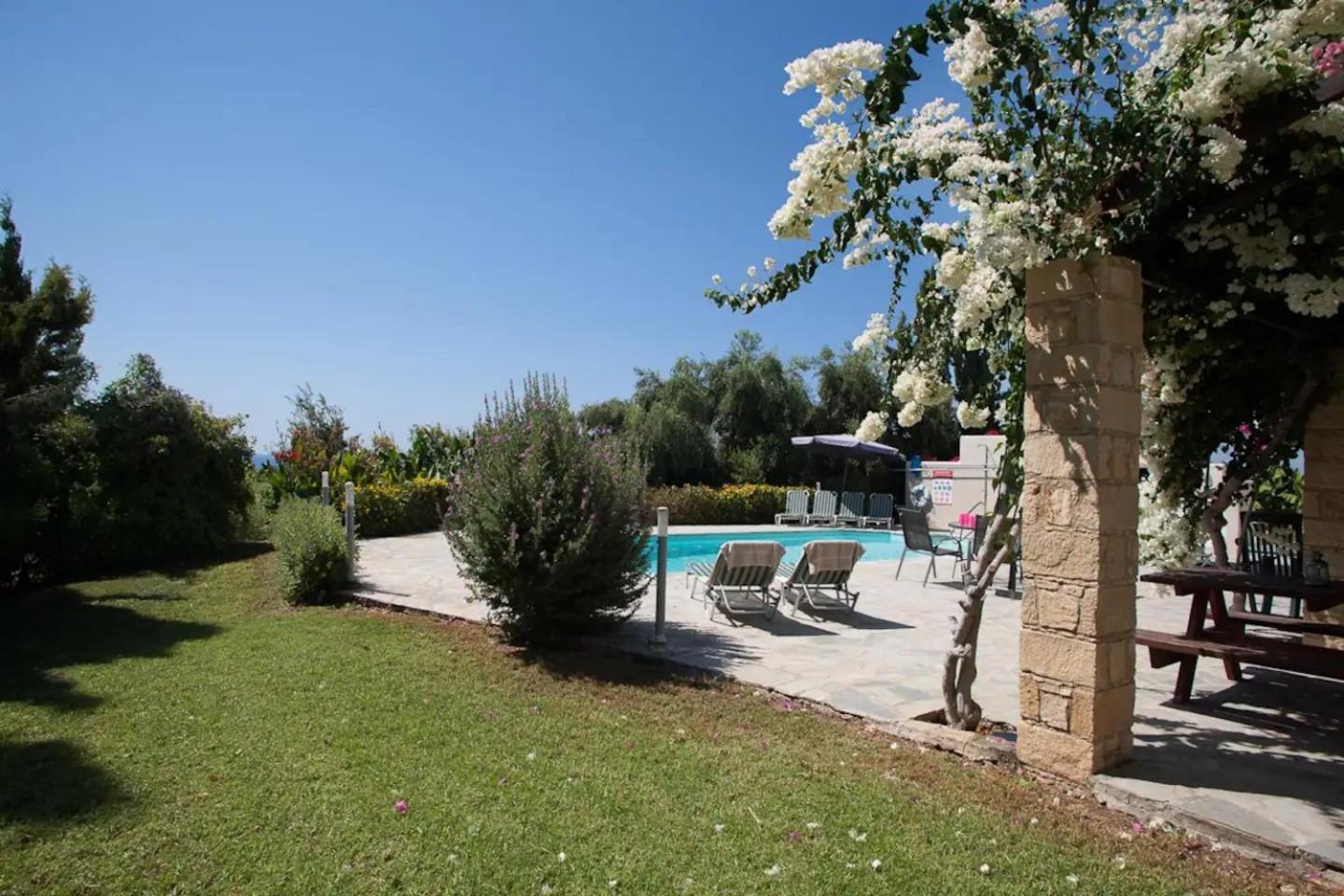 Banana Sunset Villas Paphos Bagian luar foto